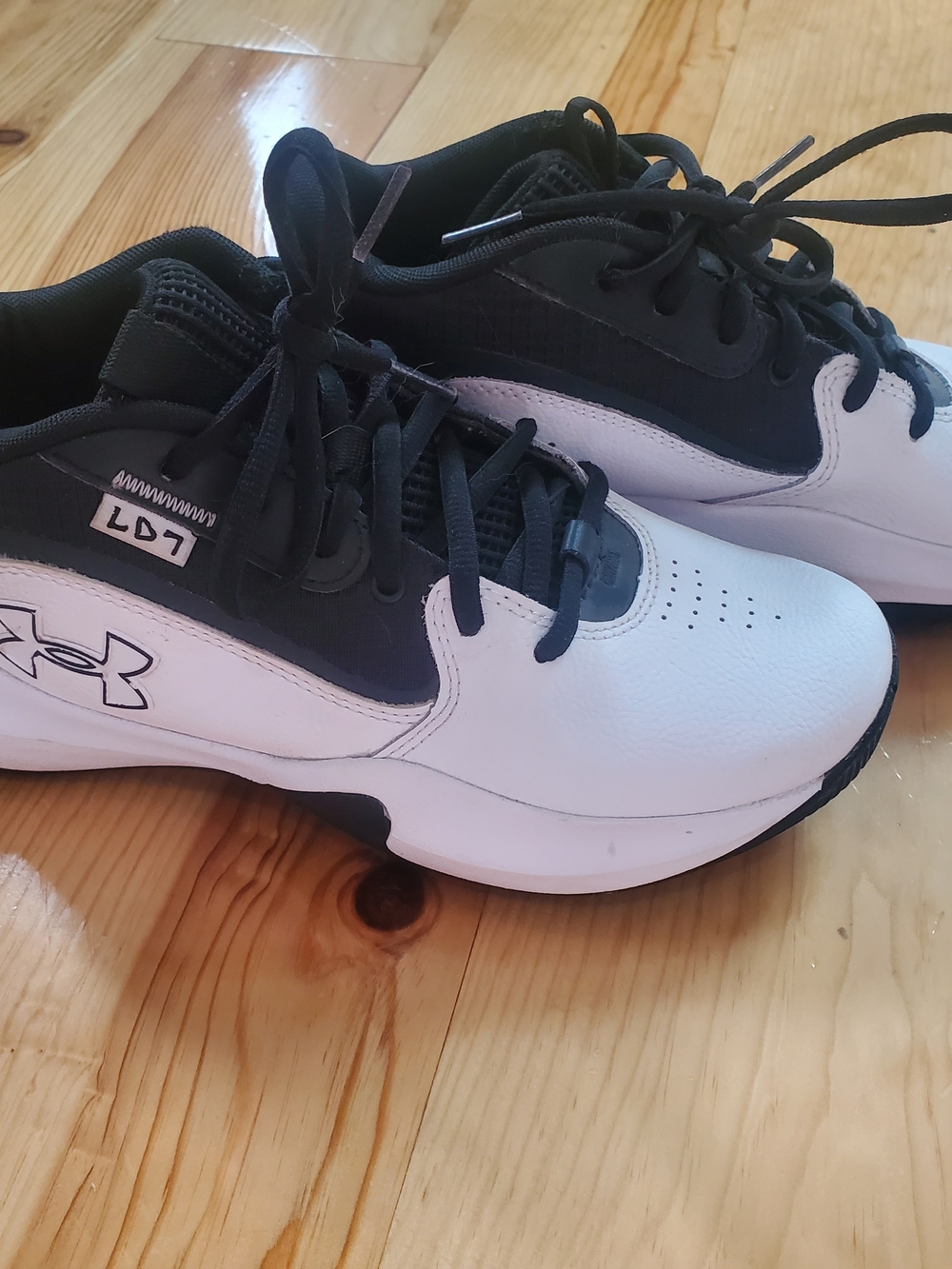 Youth Under Armour Basketball Shoes